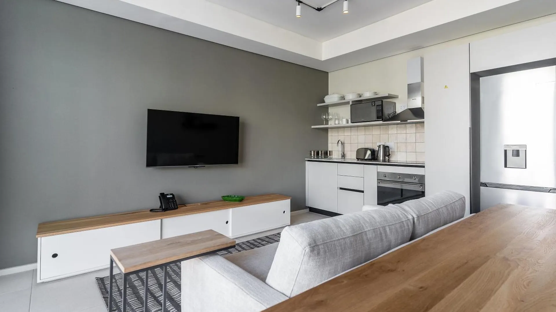 The Rose 202 -2Bedroom Apartment With Rooftop Pool Le Cap